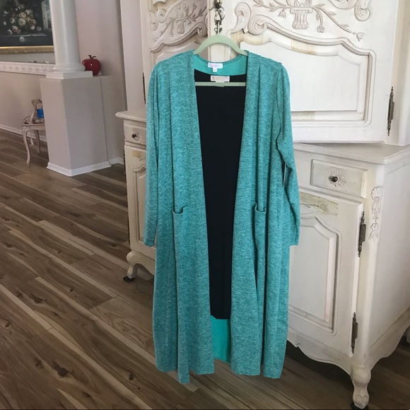 LuLaRoe Sweaters - ⛄️New Holiday Sarah ⛄️